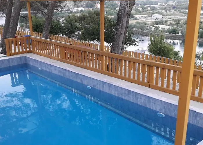 Hallall Food Hotel Shkoder